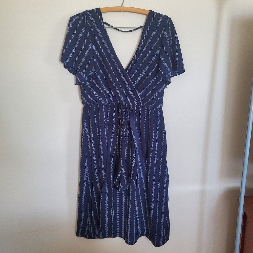 Hālo Navy blue and white sized Medium high-low skort style romper